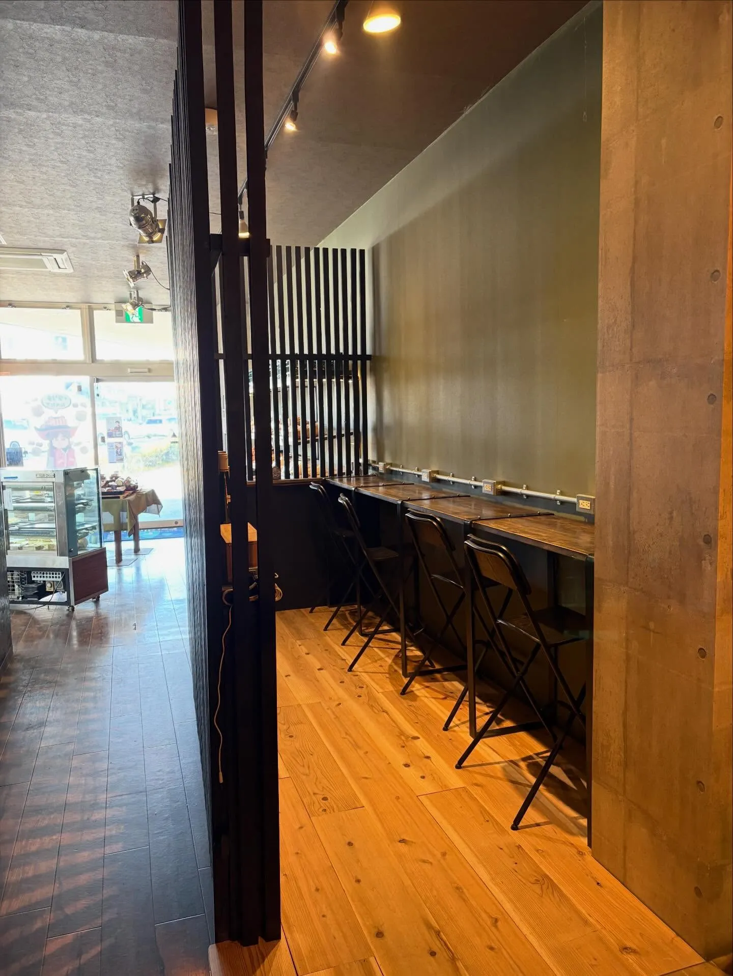 落ち着いた雰囲気のカフェ