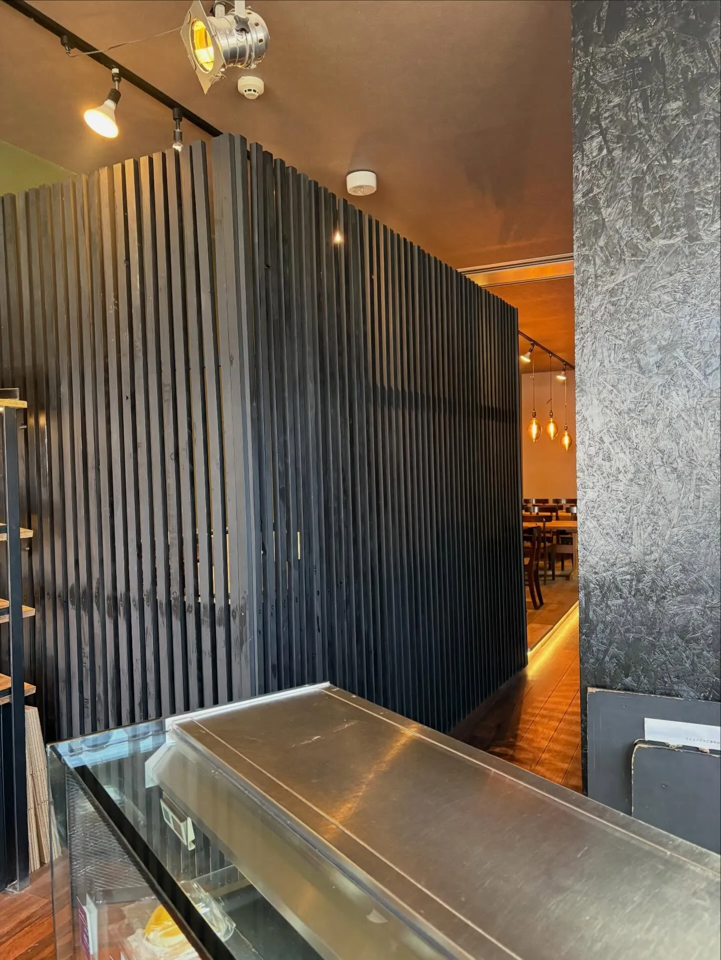 落ち着いた雰囲気のカフェ